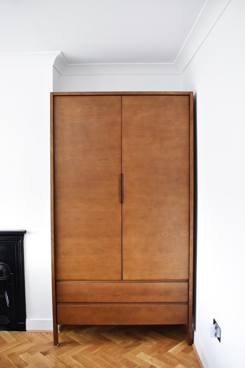 4-Door Wardrobe with Mirror