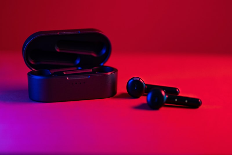Earphones & Speakers
